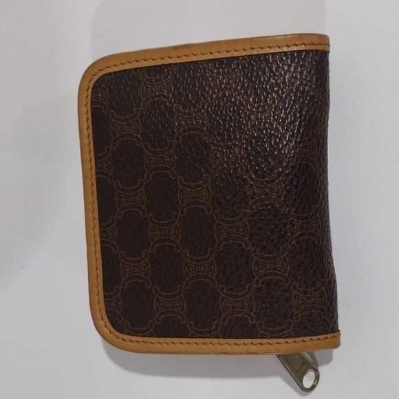 π Authentic Celine Monogram Brown Leather Round Zip Coin Purse β Stylish & Chic - Picture 3 of 9